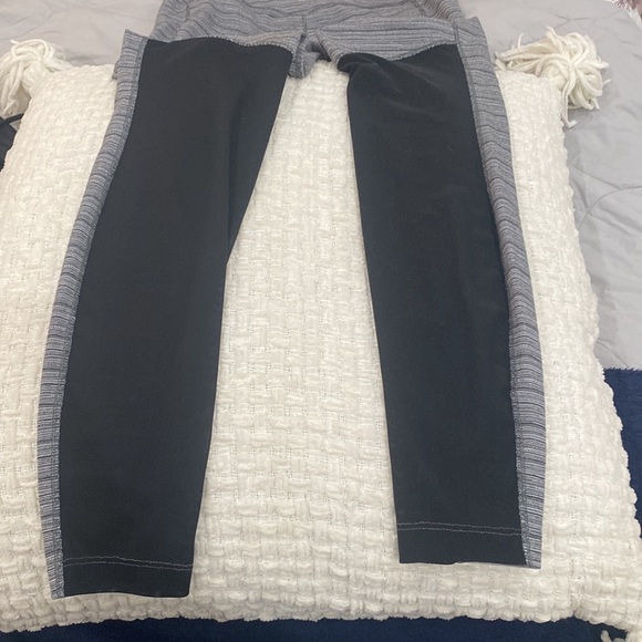 Leggings with mesh on the bottom NIKE - Picture 3 of 4